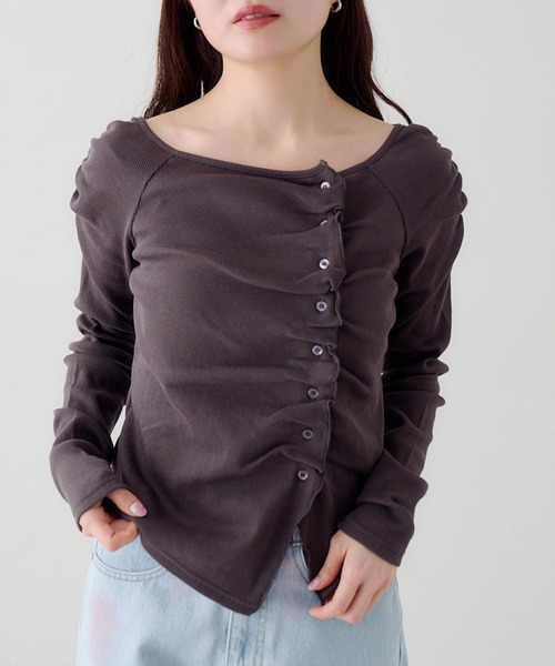 Kastane(カスタネ)の「【無地&ボーダー】ギャザーテレコカーディガン(Tシャツ/カットソー・レディース・ブラック/サックスブルー/アイボリー/チャコールグレー/オフホワイト・FREE)」の4枚目の写真