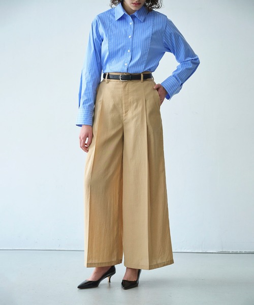 N.O.R.C(ノーク)の「ブライトローン撥水フレアパンツ【AIRY MOTION】(スラックス・レディース・ベージュ/ネイビー・S/M)」の17枚目の写真