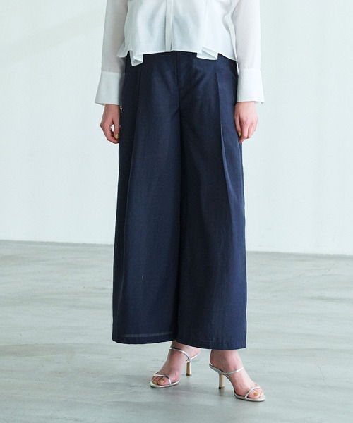 N.O.R.C(ノーク)の「ブライトローン撥水フレアパンツ【AIRY MOTION】(スラックス・レディース・ベージュ/ネイビー・S/M)」の4枚目の写真