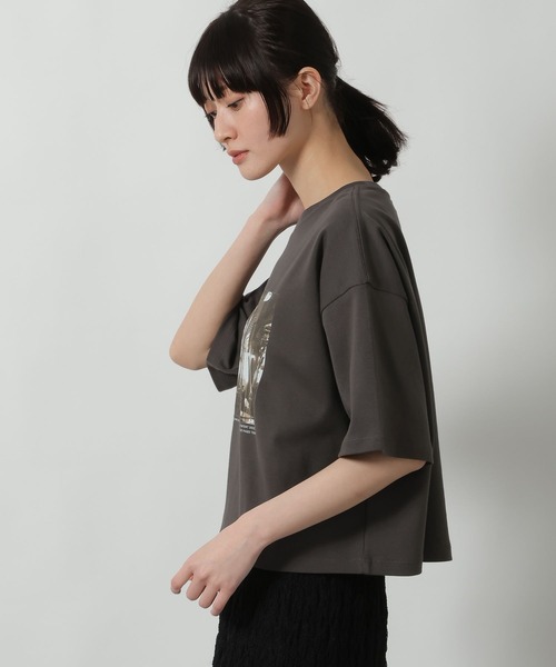 LAKOLE(ラコレ)の「アソートフォトプリントT / 660025(Tシャツ/カットソー・レディース・ホワイト/ブラウン/オフホワイト/チャコール・FREE)」の14枚目の写真