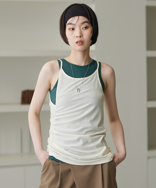 GALLEST(ギャレスト)の「シャーリングレイヤータンク(Tシャツ/カットソー・レディース・ダークグレー/アイボリー/ブラック・38)」の2枚目の写真