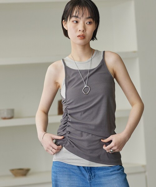 GALLEST(ギャレスト)の「シャーリングレイヤータンク(Tシャツ/カットソー・レディース・ダークグレー/アイボリー/ブラック・38)」の15枚目の写真