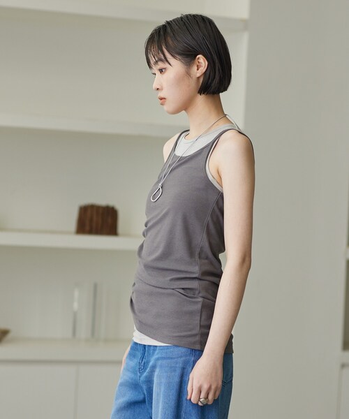 GALLEST(ギャレスト)の「シャーリングレイヤータンク(Tシャツ/カットソー・レディース・ダークグレー/アイボリー/ブラック・38)」の16枚目の写真
