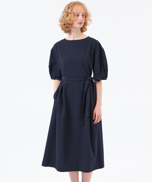 MACKINTOSH PHILOSOPHY(マッキントッシュ フィロソフィー)の「【WEB&一部店舗限定】パフスリーブサッカーワンピース(ワンピース・レディース・ブラック/ダークネイビー/ブルー/ネイビー・38/36)」の4枚目の写真