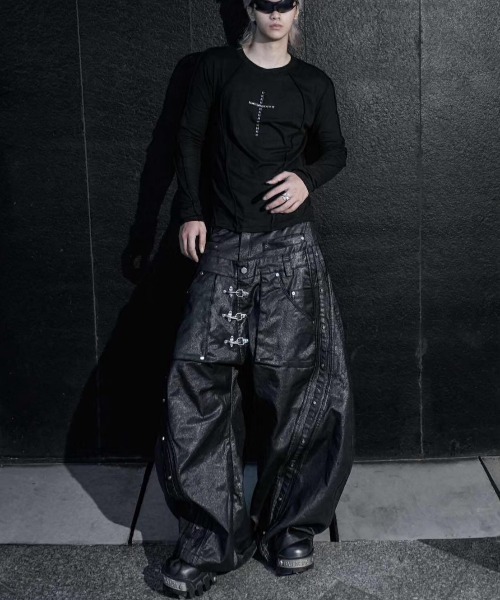 RICH(リッチ)の「【RICH】Riveted Cross Slim Longsleeve / 【リッチ】シースルークロス長袖Tシャツ(Tシャツ/カットソー・メンズ・ブラック・02/01)」の3枚目の写真