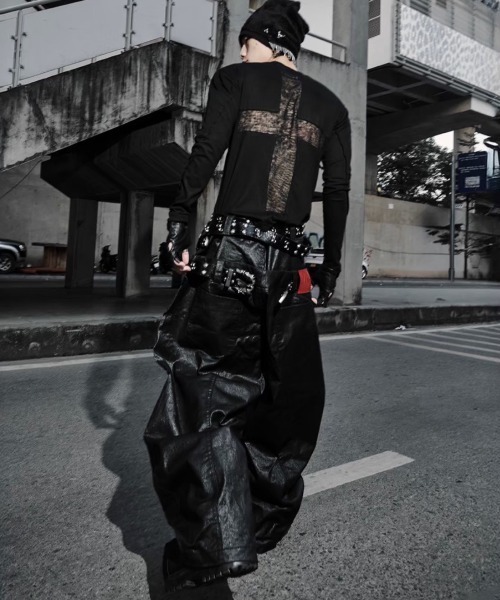 RICH(リッチ)の「【RICH】Riveted Cross Slim Longsleeve / 【リッチ】シースルークロス長袖Tシャツ(Tシャツ/カットソー・メンズ・ブラック・02/01)」の12枚目の写真