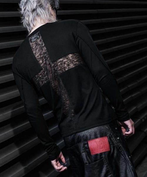 RICH(リッチ)の「【RICH】Riveted Cross Slim Longsleeve / 【リッチ】シースルークロス長袖Tシャツ(Tシャツ/カットソー・メンズ・ブラック・02/01)」の2枚目の写真