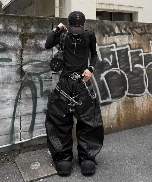 RICH(リッチ)の「【RICH】Riveted Cross Slim Longsleeve / 【リッチ】シースルークロス長袖Tシャツ(Tシャツ/カットソー・メンズ・ブラック・02/01)」の17枚目の写真