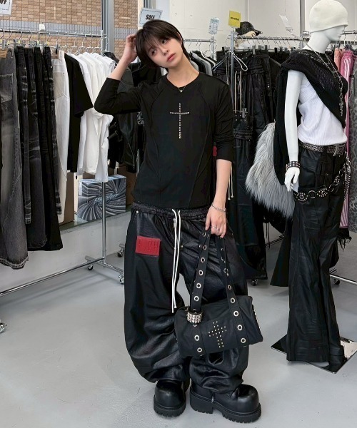 RICH(リッチ)の「【RICH】Riveted Cross Slim Longsleeve / 【リッチ】シースルークロス長袖Tシャツ(Tシャツ/カットソー・メンズ・ブラック・02/01)」の22枚目の写真