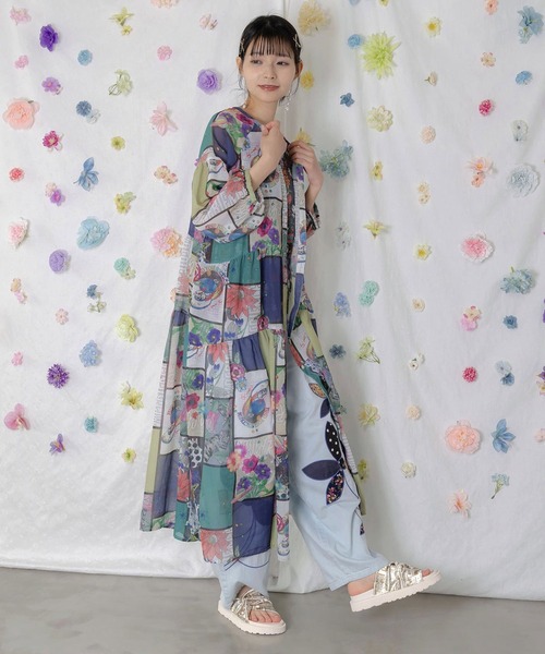 ScoLar(スカラー)の「ScoLar(スカラー) アートコラージュ柄 シャツワンピース(シャツワンピース・レディース・アイボリー/オフホワイト・MEDIUM)」の4枚目の写真