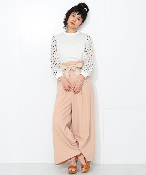 CAROLINA GLASER(カロリナ グレイサー)の「CAROLINA GLASER / ドットシフォン袖 プルオーバー(その他トップス・レディース・オフホワイト/ブラック・ONE SIZE)」の4枚目の写真