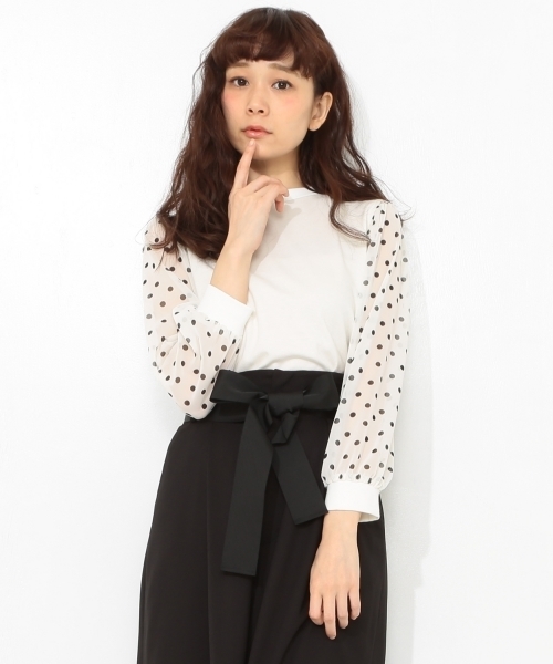 CAROLINA GLASER(カロリナ グレイサー)の「CAROLINA GLASER / ドットシフォン袖 プルオーバー(その他トップス・レディース・オフホワイト/ブラック・ONE SIZE)」の17枚目の写真