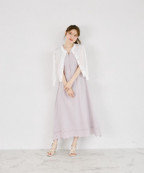 tocco closet(トッコ クローゼット)の「ゴールド釦ラメシアーニットカーディガン(カーディガン/ボレロ・レディース・ピンク/オフホワイト/グレイッシュブルー・M)」の4枚目の写真