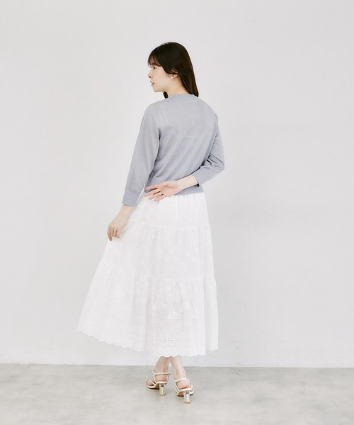 tocco closet(トッコ クローゼット)の「ゴールド釦ラメシアーニットカーディガン(カーディガン/ボレロ・レディース・ピンク/オフホワイト/グレイッシュブルー・M)」の10枚目の写真