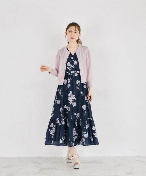 tocco closet(トッコ クローゼット)の「ゴールド釦ラメシアーニットカーディガン(カーディガン/ボレロ・レディース・ピンク/オフホワイト/グレイッシュブルー・M)」の15枚目の写真