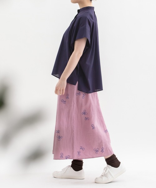 nop de nod(ノップドゥノッド)の「Cielタックショルダースタンドカラーシャツ(シャツ/ブラウス・レディース・ダークグリーン/オフホワイト/ダークブラウン/ネイビー/スモークピンク・3)」の12枚目の写真