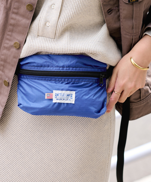 FRAMeWORK（フレームワーク）の「≪追加≫BATTLE LAKE 別注RIP STOP NYLON ウエストBAG（ショルダーバッグ・レディース・レッド/ライトグレー/ブルー系その他・FREE）」の2枚目の写真