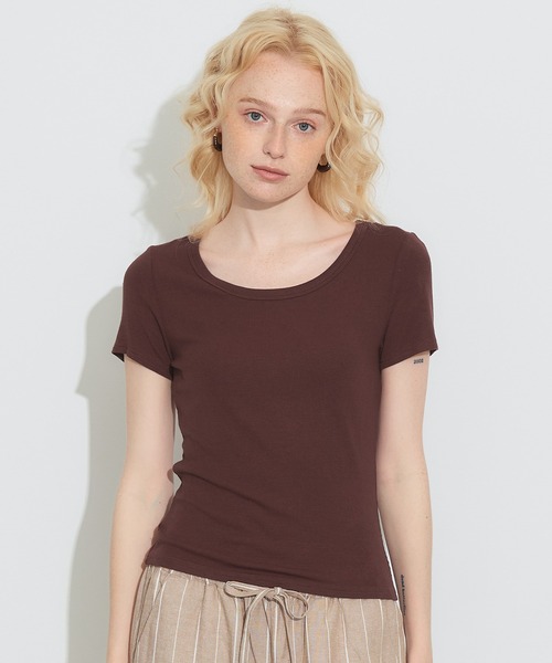 coca(coca)(コカ)の「とろみUネックリブTシャツ(Tシャツ/カットソー・レディース・ブラウン/グレー/ブラック/チャコール・L/M/S)」の4枚目の写真