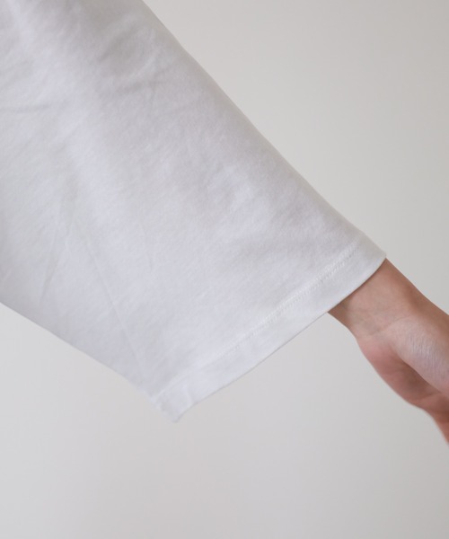 atONE(アットワン)の「ロゴ刺繍バックロゴプリントオーバーサイズTシャツ 半袖(Tシャツ/カットソー・レディース・ブラック/オフホワイト・M)」の4枚目の写真