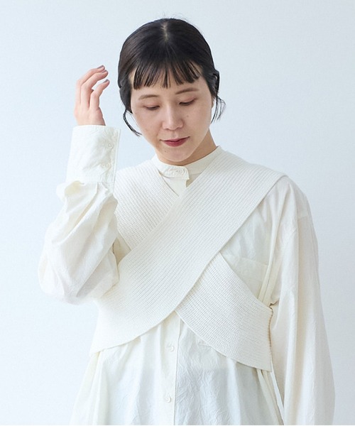 yuni(ユニ )の「Cotton back cross Knit-Vest(ベスト・レディース・ホワイト/ブラック・FREE)」の2枚目の写真