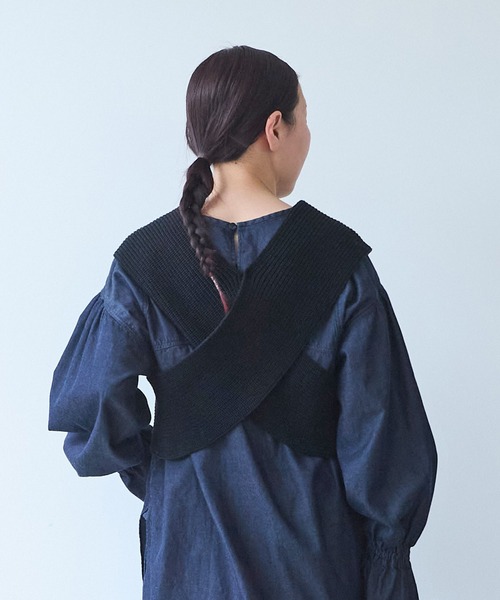 yuni(ユニ )の「Cotton back cross Knit-Vest(ベスト・レディース・ホワイト/ブラック・FREE)」の8枚目の写真