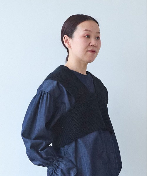 yuni(ユニ )の「Cotton back cross Knit-Vest(ベスト・レディース・ホワイト/ブラック・FREE)」の9枚目の写真
