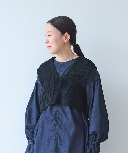 yuni(ユニ )の「Cotton back cross Knit-Vest(ベスト・レディース・ホワイト/ブラック・FREE)」の6枚目の写真