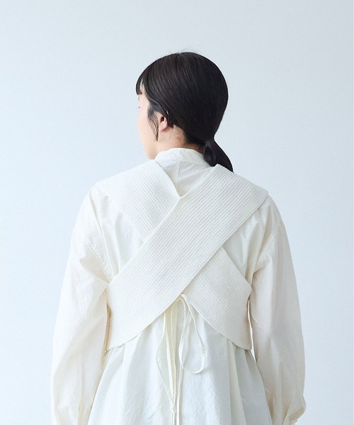 yuni(ユニ )の「Cotton back cross Knit-Vest(ベスト・レディース・ホワイト/ブラック・FREE)」の21枚目の写真