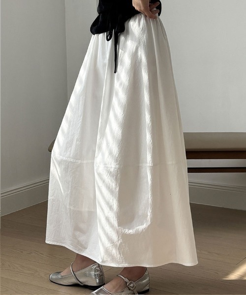 Flugge(フラッジー)の「きれいめフレアロングスカート(スカート・レディース・ホワイト/ブラック・LARGE/MEDIUM)」の5枚目の写真