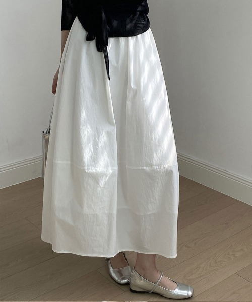 Flugge(フラッジー)の「きれいめフレアロングスカート(スカート・レディース・ホワイト/ブラック・LARGE/MEDIUM)」の6枚目の写真