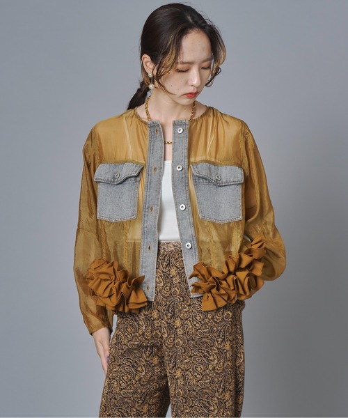 terrace(テラス)の「デニム切替フリルヘムシアーブルゾン(デニムジャケット・レディース・黄土色系/ネイビー・FREE)」の10枚目の写真