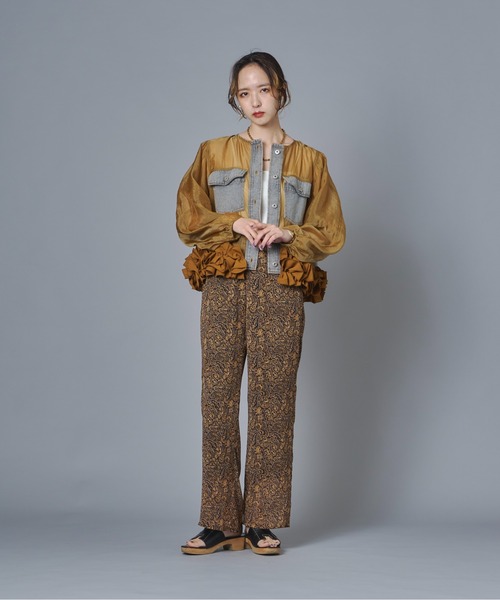 terrace(テラス)の「デニム切替フリルヘムシアーブルゾン(デニムジャケット・レディース・黄土色系/ネイビー・FREE)」の16枚目の写真