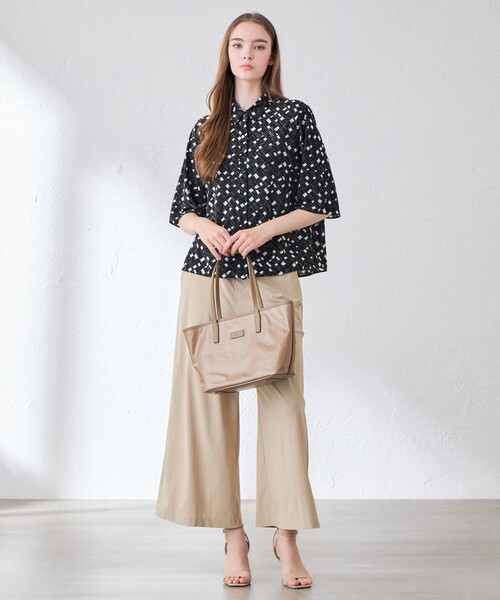 MACKINTOSH LONDON(マッキントッシュ ロンドン)の「ジオメトリックプリントブラウス(シャツ/ブラウス・レディース・ネイビー/ベージュ・40/38)」の3枚目の写真
