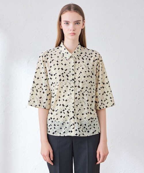 MACKINTOSH LONDON(マッキントッシュ ロンドン)の「ジオメトリックプリントブラウス(シャツ/ブラウス・レディース・ネイビー/ベージュ・40/38)」の6枚目の写真
