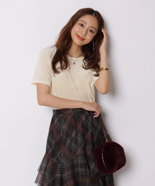 JUSGLITTY(ジャスグリッティー)の「ベロアTシャツ(Tシャツ/カットソー・レディース・ブラック/オフホワイト/ブラウン・2)」の1枚目の写真