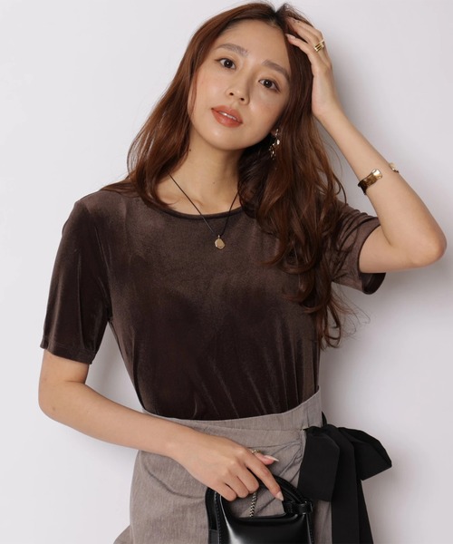 JUSGLITTY(ジャスグリッティー)の「ベロアTシャツ(Tシャツ/カットソー・レディース・ブラック/オフホワイト/ブラウン・2)」の17枚目の写真