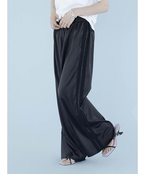 :ETHROF(イーサオブ)の「LACE LINE SATIN WIDE PANTS(その他パンツ・レディース・ブラック・MEDIUM)」の4枚目の写真