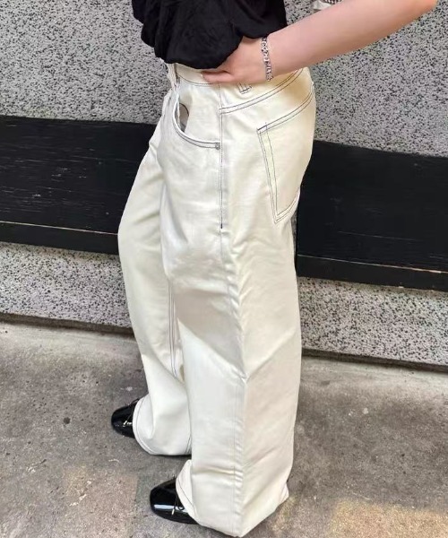 Achic(アシック)の「配色ステッチボタンフライワイドデニムパンツ(デニムパンツ・レディース・ホワイト・S/M/L)」の17枚目の写真