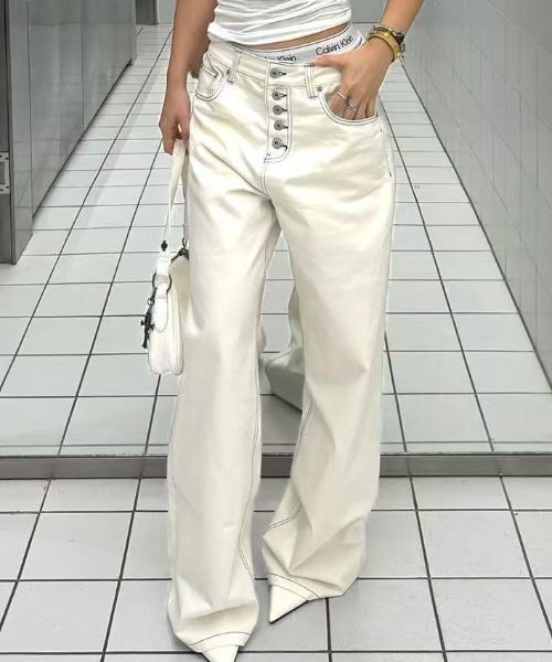 Achic(アシック)の「配色ステッチボタンフライワイドデニムパンツ(デニムパンツ・レディース・ホワイト・S/M/L)」の18枚目の写真