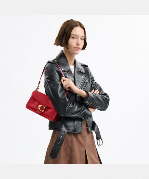 COACH(コーチ)の「タビー ショルダー バッグ 26(ショルダーバッグ・レディース・レッド系その他・ONE)」の2枚目の写真