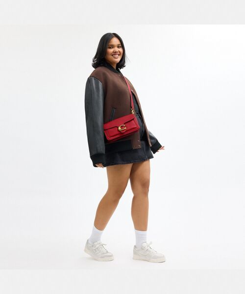 COACH(コーチ)の「タビー ショルダー バッグ 26(ショルダーバッグ・レディース・レッド系その他・ONE)」の4枚目の写真