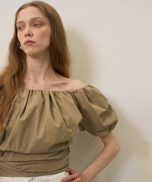 MIELI INVARIANT(ミエリインヴァリアント)の「Cloud Opera Blouse(シャツ/ブラウス・レディース・ホワイト/ブラック/グレイッシュベージュ・FREE)」の5枚目の写真