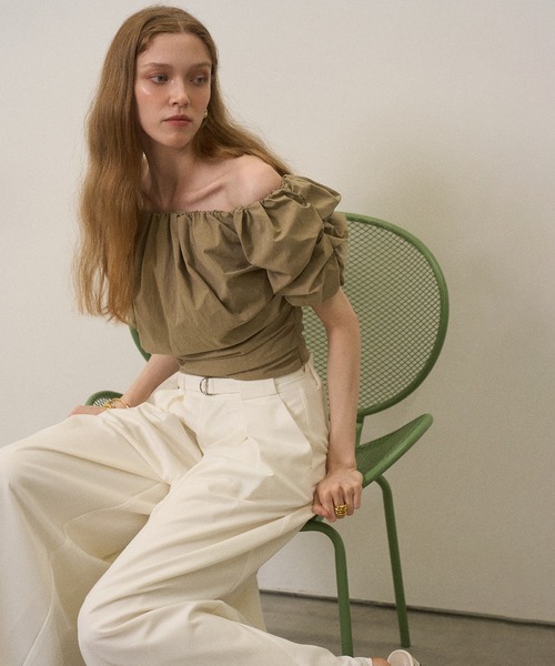 MIELI INVARIANT(ミエリインヴァリアント)の「Cloud Opera Blouse(シャツ/ブラウス・レディース・ホワイト/ブラック/グレイッシュベージュ・FREE)」の6枚目の写真