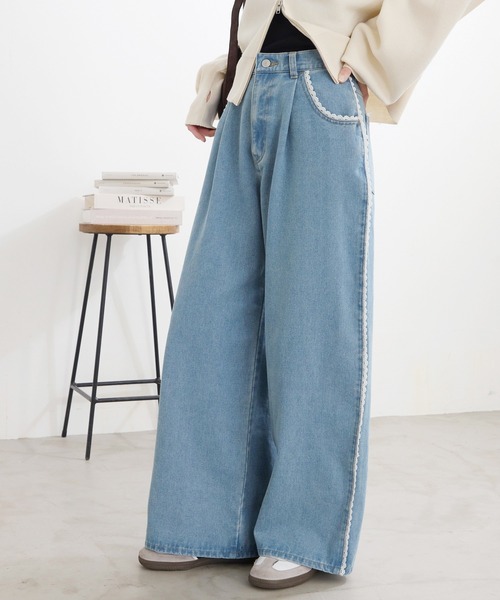 MONO-MART(モノマート)の「サイドピコレースワイドデニムパンツ<マシンウォッシャブル>(デニムパンツ・レディース・インディゴブルー/ブラック/サックスブルー/グレー・S/L/M)」の1枚目の写真