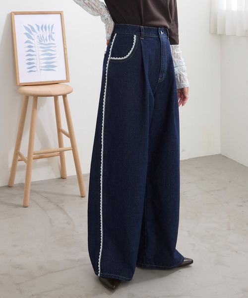 MONO-MART(モノマート)の「サイドピコレースワイドデニムパンツ<マシンウォッシャブル>(デニムパンツ・レディース・インディゴブルー/ブラック/サックスブルー/グレー・S/L/M)」の4枚目の写真