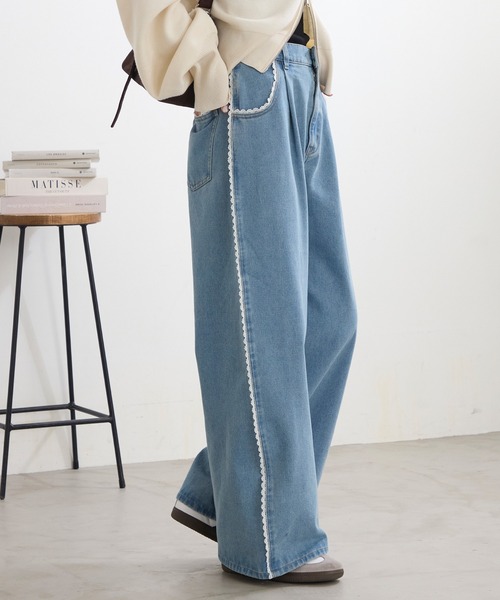 MONO-MART(モノマート)の「サイドピコレースワイドデニムパンツ<マシンウォッシャブル>(デニムパンツ・レディース・インディゴブルー/ブラック/サックスブルー/グレー・S/L/M)」の6枚目の写真