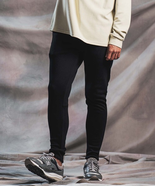ANGENEHM(アンゲネーム)の「mp15296-Cardboard Knit Slim-Fit Pants タイトフィットパンツ(AG07-022acg)(スウェットパンツ・メンズ・チャコール/ブラック/ミックスグレー・S/M/L)」の19枚目の写真