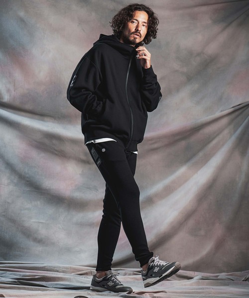 ANGENEHM(アンゲネーム)の「mp15296-Cardboard Knit Slim-Fit Pants タイトフィットパンツ(AG07-022acg)(スウェットパンツ・メンズ・チャコール/ブラック/ミックスグレー・S/M/L)」の21枚目の写真