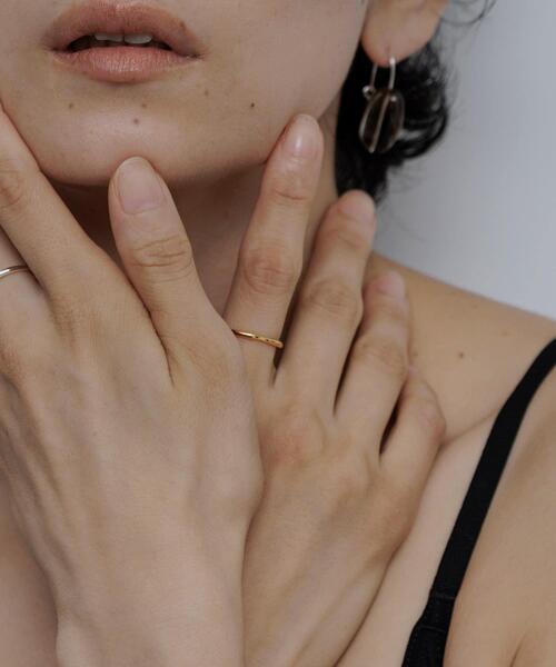 SMELLY(スメリー)の「SMELLY so’ textured minimal ring(リング・レディース・ゴールド・11)」の5枚目の写真