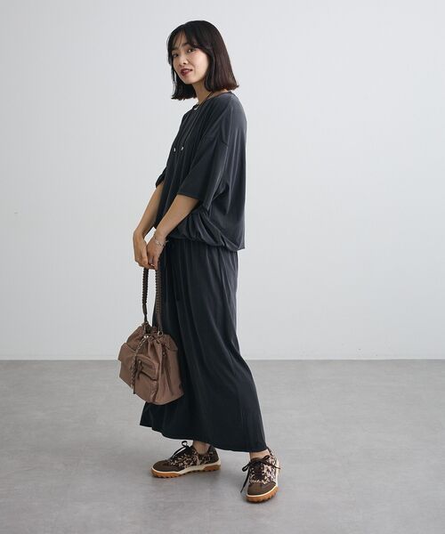 Green Parks(グリーンパークス)の「サンドウォッシュ加工とろみカットプルオーバー(Tシャツ/カットソー・レディース・グレー/ブラウン/ブラック・FREE)」の10枚目の写真